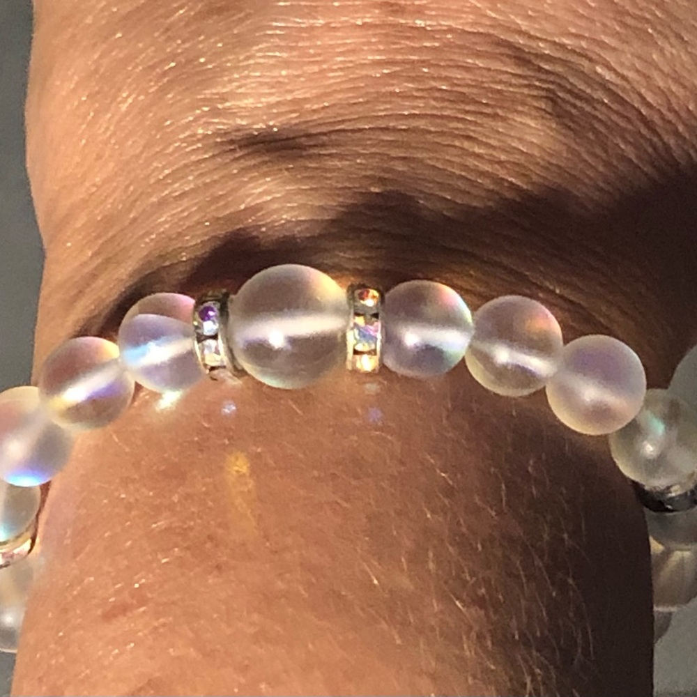 Iridescent Mermaid Bead Bracelet